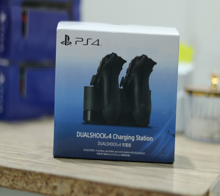 پایه شارژ دسته بازی اورجینال سونی برای PS4 مدل Dual Shock 4 Charging Station